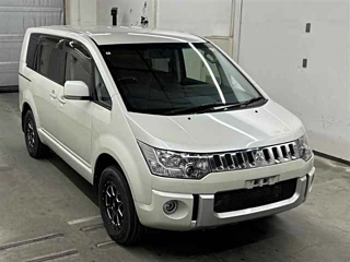 Mitsubishi Delica D5